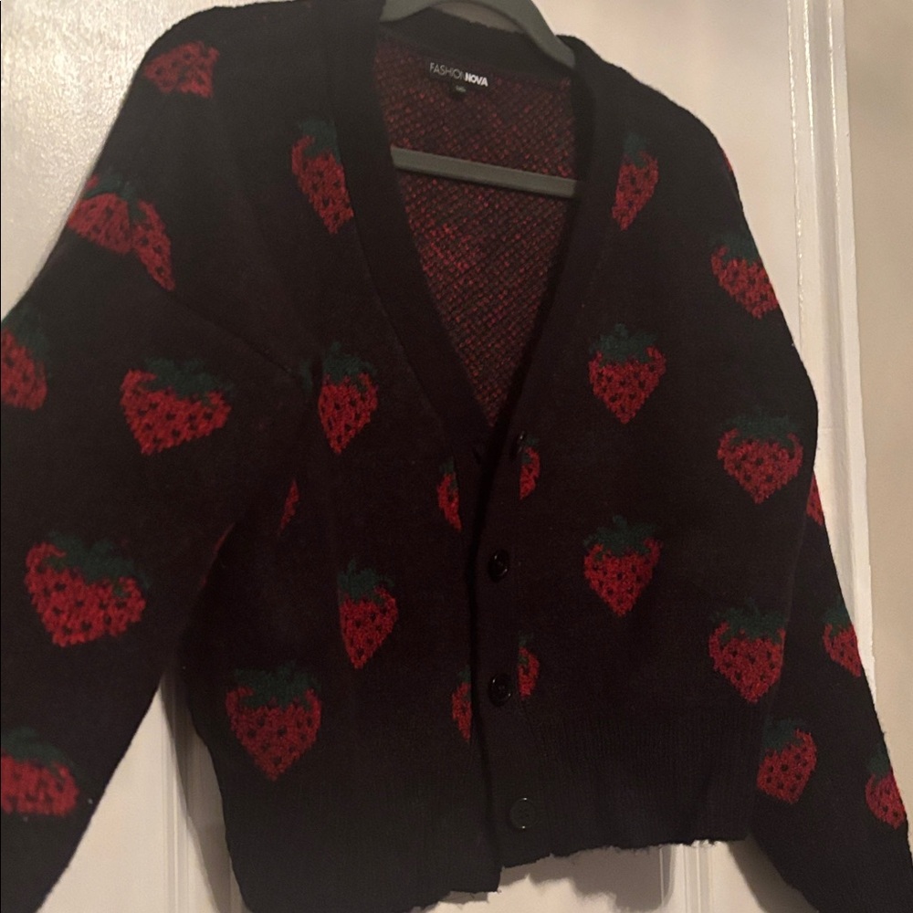 Strawberry Cardigan - Picture 3 of 6